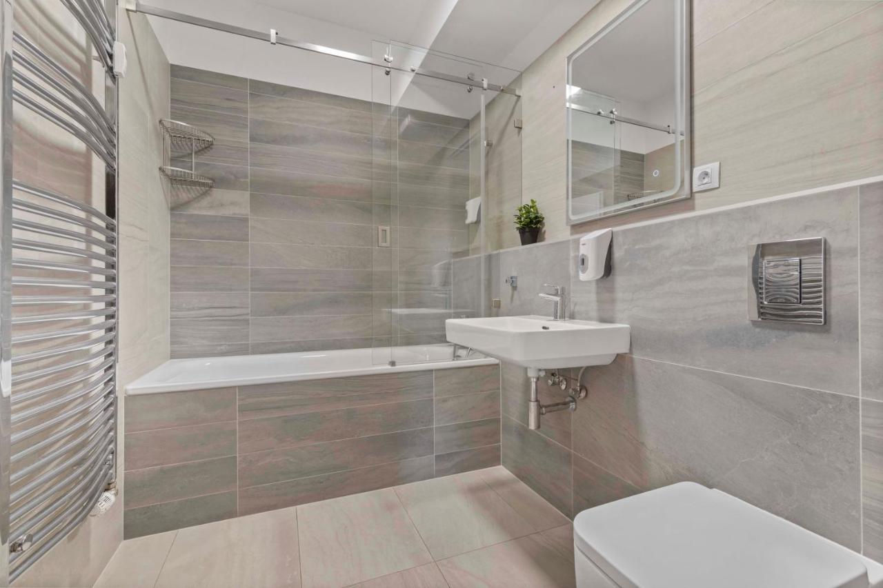 Lam Premiere - Ac - Awesome View In Bratislava Apartment Bagian luar foto
